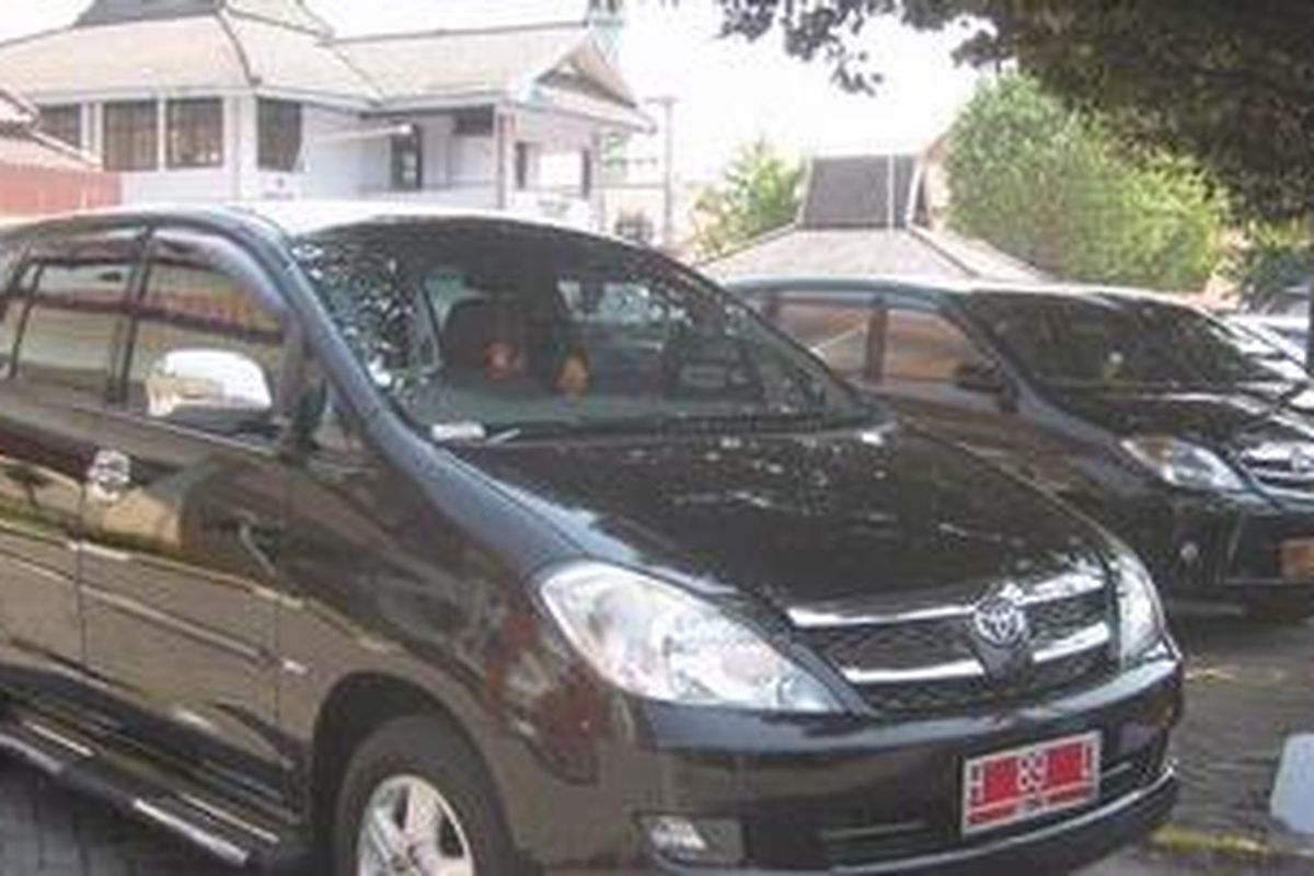 mobil dinas pemkab kendal