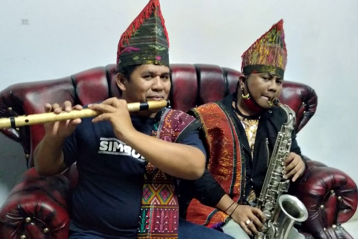 Yani Simbolon (kiri) saat ditemui di rumahnya di kawasan Cibubur, Jakarta Timur, Jumat (21/8/2020)