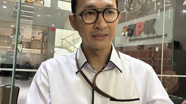 KPK Geledah Gedung DPRD, Kantor, hingga Rumah Pribadi Bupati Kuansing