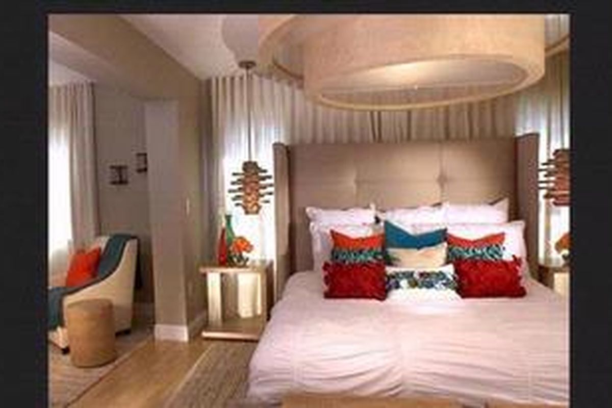 Kedamaian dan ketenangan sangat penting di kamar tidur Anda. Ketenangan akan mengkomunikasikan privasi, intimasi, dan kenyamanan.