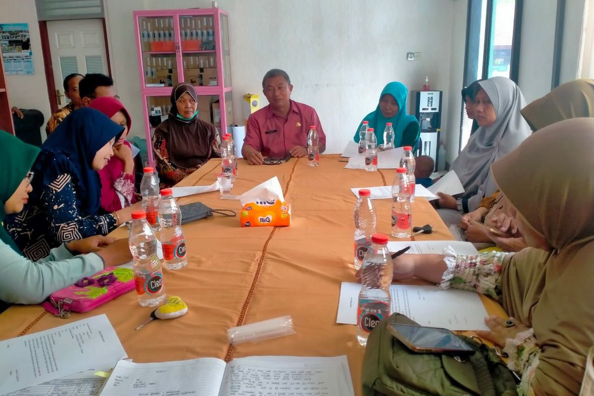 Mediasi yang dilaksanakan usai insiden siswi dibotaki di SMPN 1 Sukodadi, Lamongan, Jawa Timur.