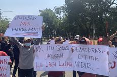 Aktivis '98 dan Akademisi Demo di Depan MK, Ingatkan Putusan Mahkamah yang Tertinggi