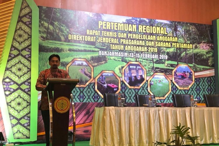 Dirjen Prasarana dan Sarana Pertanian (PSP) Kementan Sarwo Eddy dalam rapat teknis (Ratek) di Banjarmasin, 13-15 Feb 2019. Ratek diikuti oleh 160 pejabat daerah dalam lingkup pertanian.