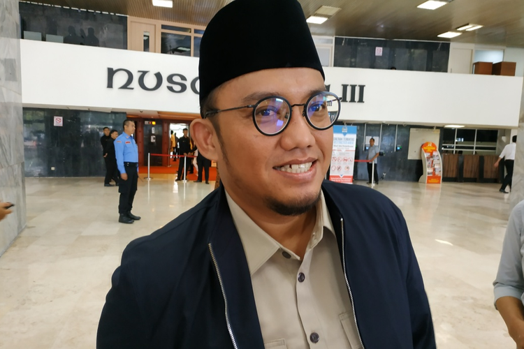 Juru Bicara Prabowo Subianto Dahnil Anzar Simanjuntak di Kompleks Parlemen, Senayan, Jakarta, Senin (14/10/2019).