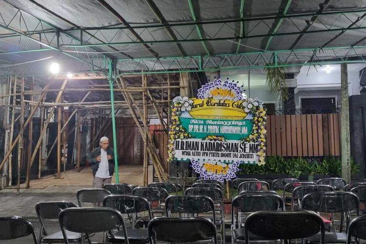 Suasana rumah duka almarhum Taufik Kurniawan, Jatingaleh, Semarang, Kamis (24/11/2022).