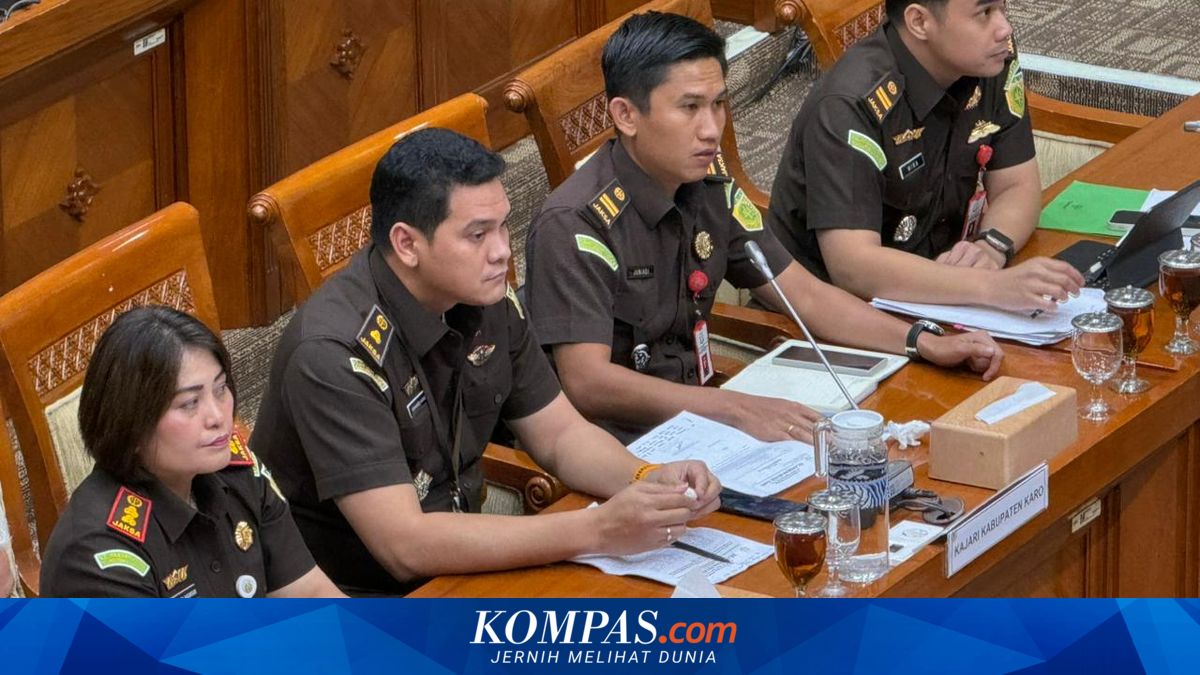 Kejari Karo Masih Gunakan KUHAP Lama Saat Tahan Amsal Sitepu ~WR

Klik untuk baca: