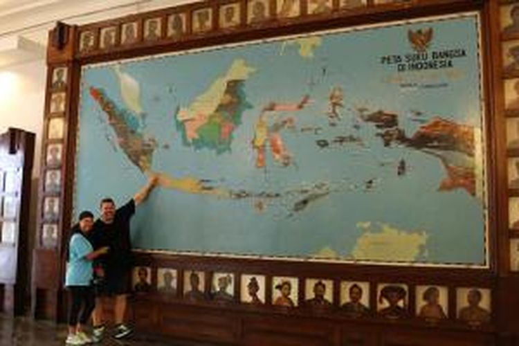 Kunjungan Traci dan Doug Langford di Museum Nasional Jakarta.