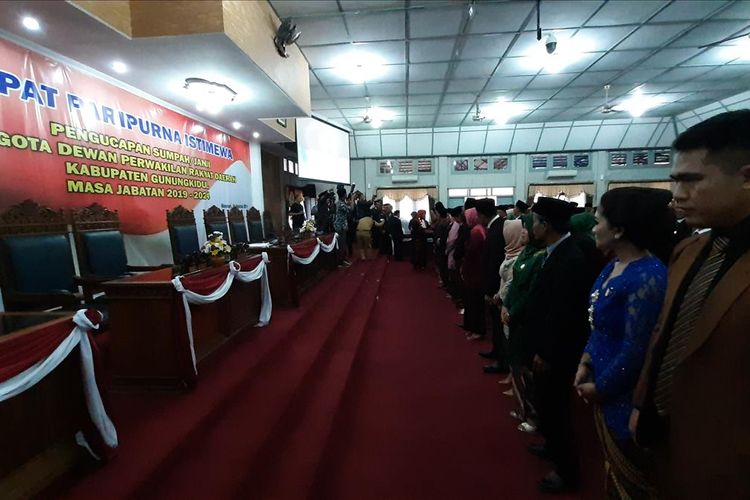 Suasana Rapat Paripurna Istimewa Pelantikan Anggota DPRD Gunungkidul Periode 2019-2024 Senin (12/8/2019)