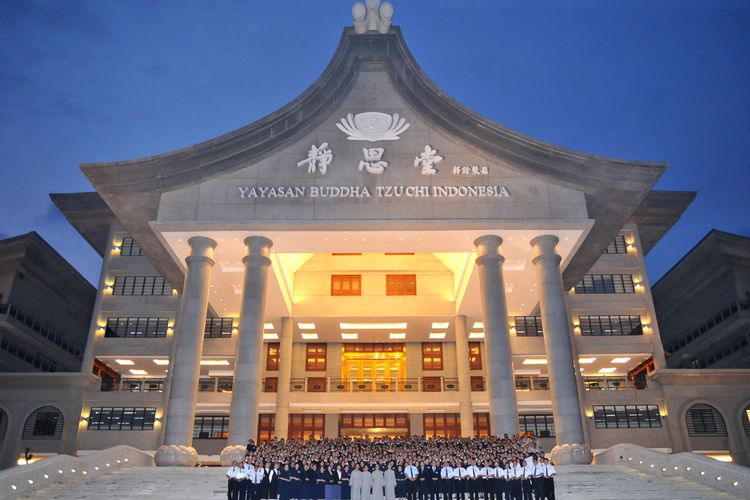Biaya Sekolah Swasta SD, SMP, SMA: Al-Azhar, Labschool, Tzu Chi