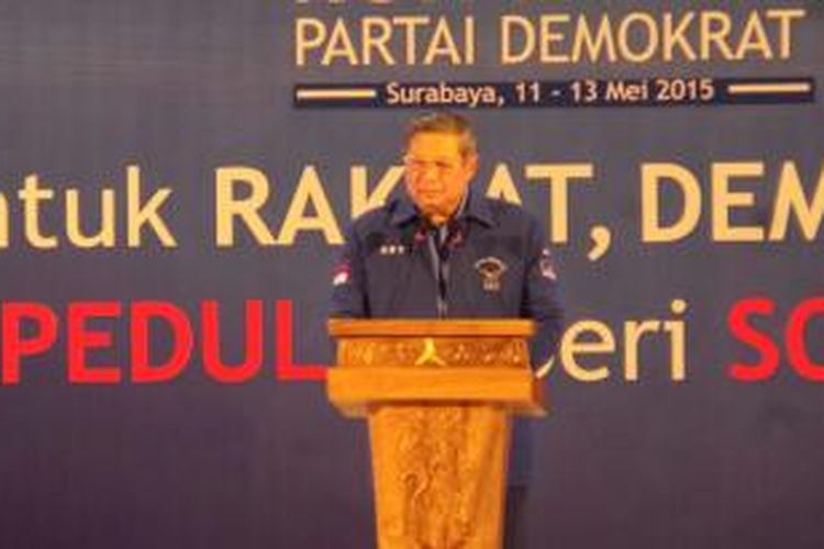 Ketua Umum DPP Partai Demokrat Susilo Bambang Yudhoyono memberikan sambutan dalam pembukaan Kongres IV Partai Demokrat di Hotel Shangri-La, Surabaya, Selasa (12/5/2015).