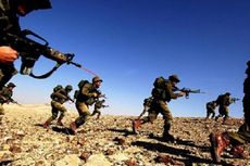 Pasukan Elite Israel Menari di Pesta Warga Palestina