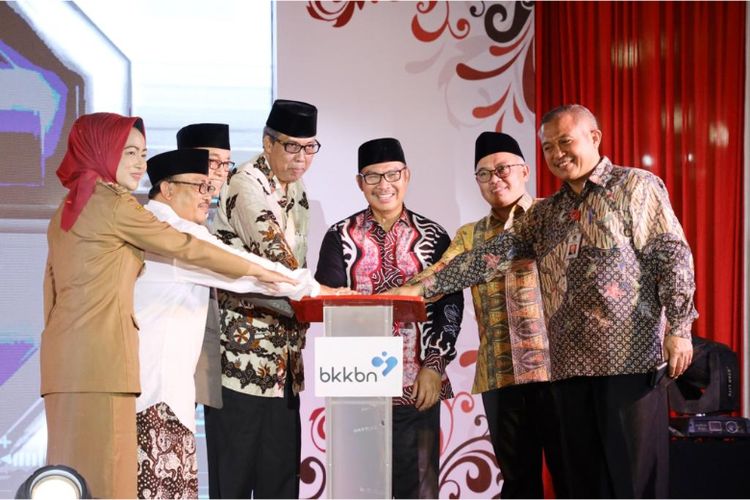 Peresmian materi audiovisual untuk penyuluhan percepatan penurunan stunting bagi para penyuluh agama di Pendopo Kabupaten Brebes, Jawa Tengah, Senin (28/11/2022) 

