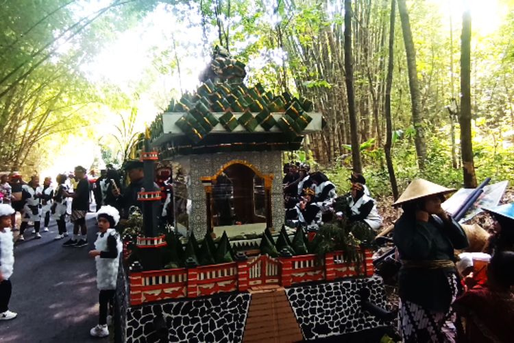 Filosofi Sebungkus Tempe Rp 500: Pahitnya Modal, Manisnya Sedekah