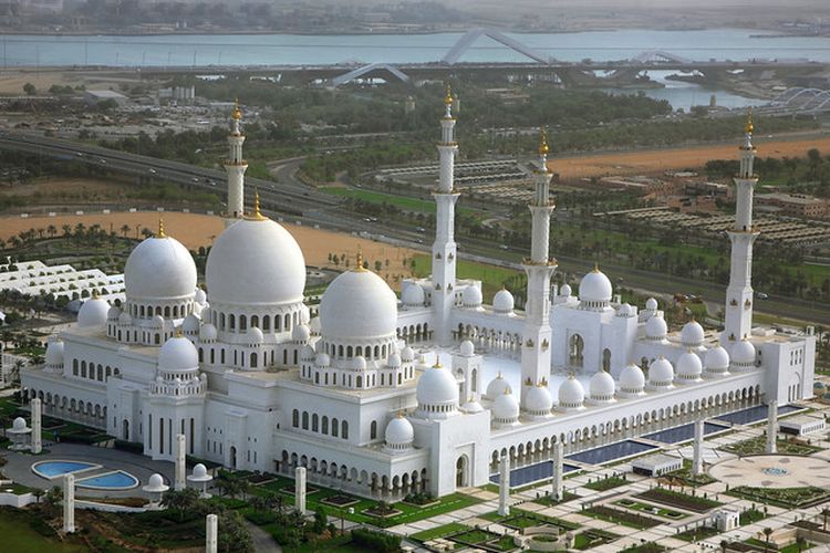 Sheikh Zayed Grand Mosque di Abu Dhabi
