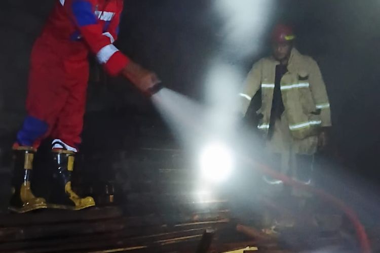 Pabrik Kayu di Kabupaten Semarang Terbakar, Diduga Akibat Oven Overheat