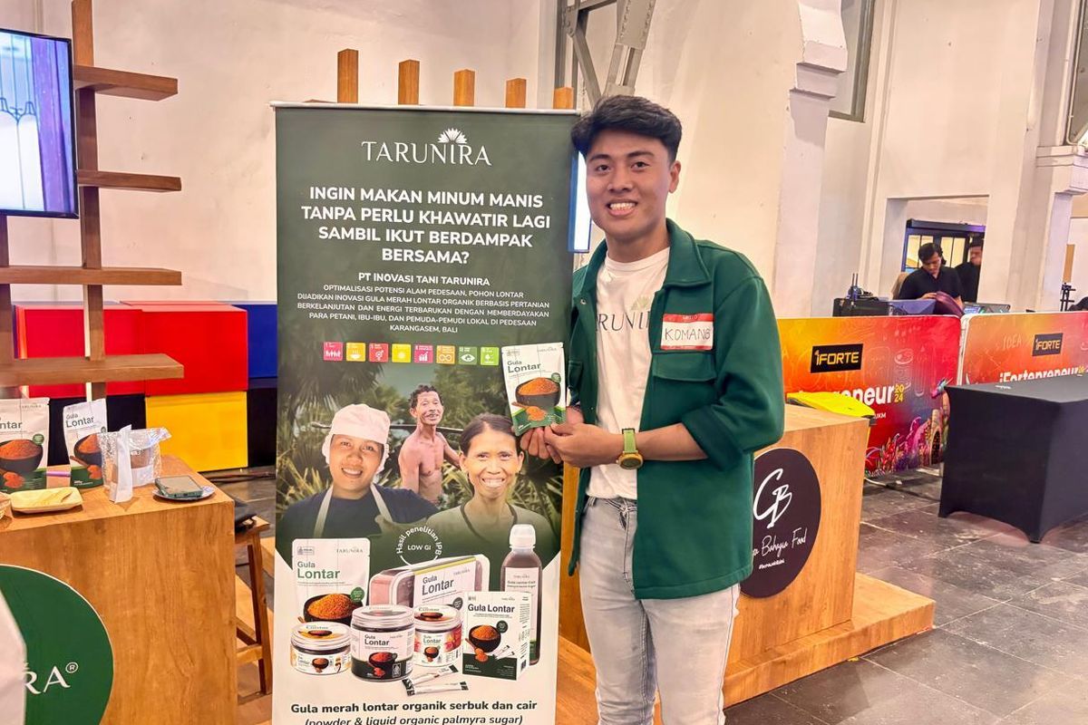 Founder & CEO PT INOVASI TANI TARUNIRA, I Komang Sukarma berhasil memberdayakan petani lontar di Karangasem dan meningkatkan taraf hidup mereka melalui Tarunira, produksi gula semut lontar organik.