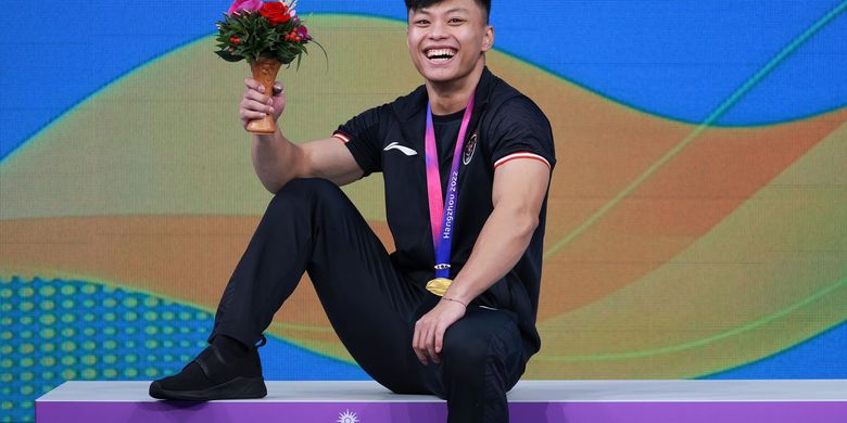 Indonesian Weightlifter Rahmat Erwin Abdullah Wins Gold at 2023 Hangzhou Asian Games