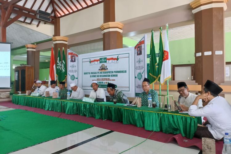 Lembaga Bahtsul Masail (LBM) Pengurus Cabang Nahdlatul Ulama (PCNU) Kabupaten Purworejo, Jawa Tengah telah menfatwakan haram permainan capit boneka atau claw machine. 