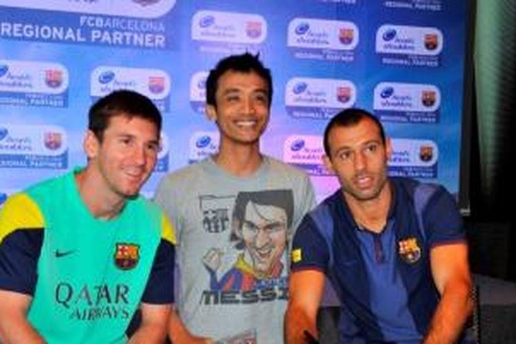 Lionel Messi (paling kiri) saat meet and great di Bangkok, Thailand.