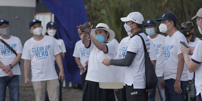 PT Suzuki Indomobil Sales (SIS) menggelar kegiatan sosial Clean Up The World 2021, di Pangandaran, Jawa Barat, pada Sabtu dan Minggu, 11-12 Desember 2021.