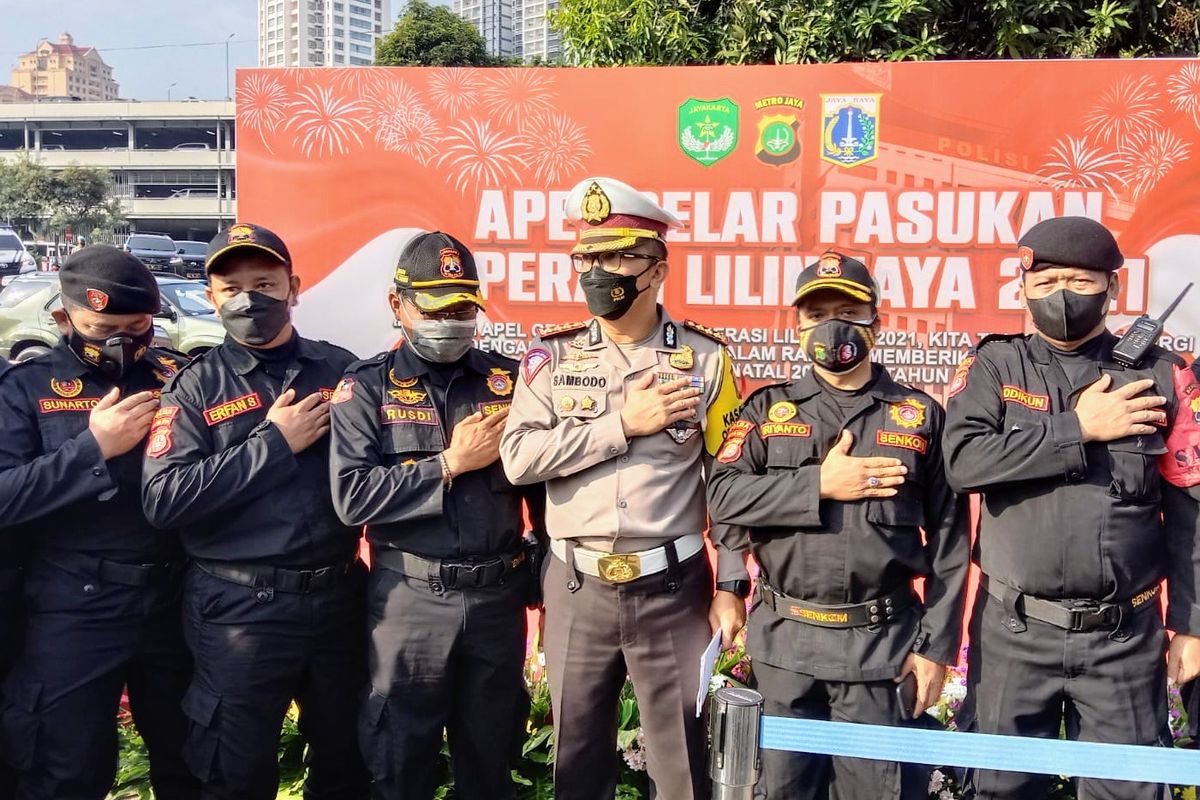 Dirlantas Polda Metro Jaya Kombes Sambodo Purnoml Yogo usai upacara apel pasukan Operasi Lilin 2021 di Polda Metro Jaya, Kamis (23/12/2021).