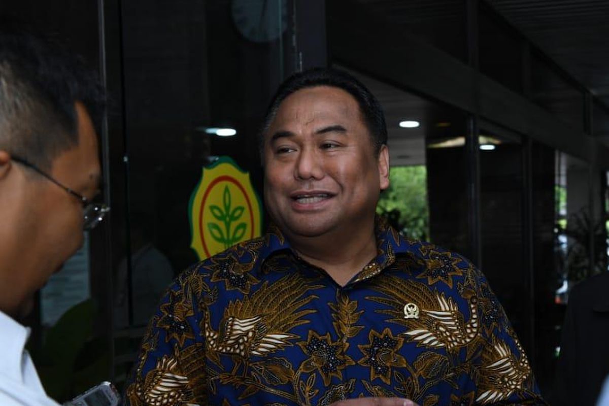 Wakil Ketua DPR Rahmat Gobel usai bertemu Menteri Pertanian Syahrul Yasin Limpo di Kantor Pusat Kementerian Pertanian (Kementan), Ragunan, Jakarta Selatan, Selasa siang (14/1/2020).