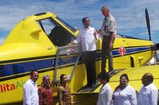 Naik ke Sayap Pesawat Pengangkut BBM, Jokowi Hampir Jatuh