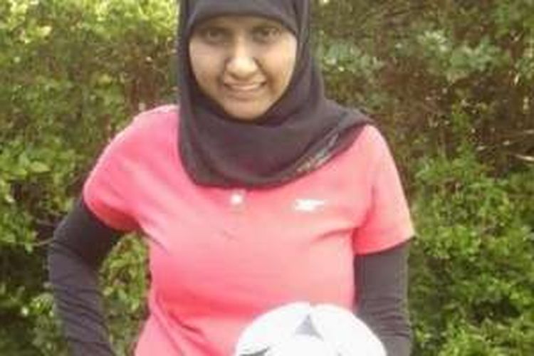 Pelatih tim wanita Leicester City U-11, Annie Zaidi.