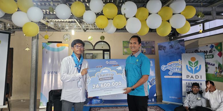 Kegiatan Charitrip Spesial Ramadhan yang digelar oleh Generasi Jernih Kompas.com bersama Yayasan PADI, di Kampung Melati, Kelurahan Mekar Jaya, Kecamatan Sukmajaya, pada Minggu (8/3/2026).