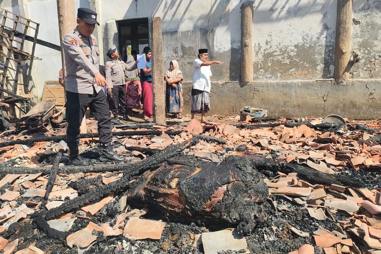 Sampah Dibakar Dekat Kandang, 2 Sapi di Sampang Mati Terpanggang