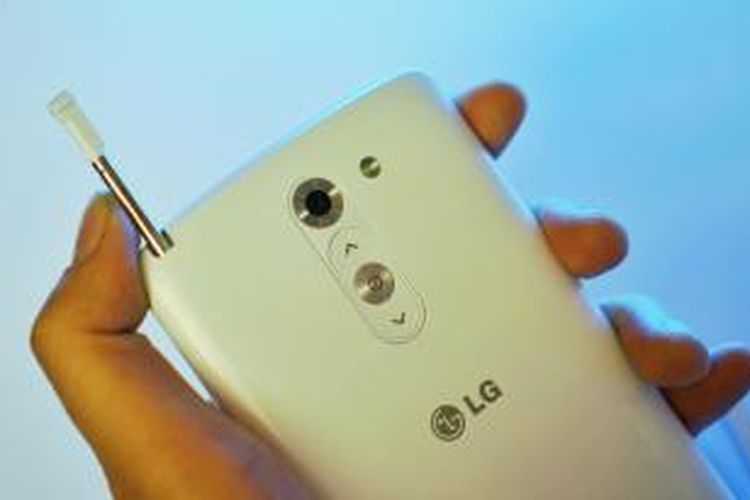 LG G3 Stylus dibekali dengan perangkat input pen stylus