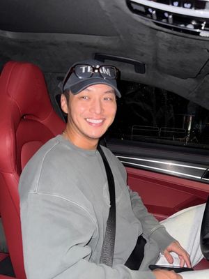 Hubungan Tiffany Young dan Byun Yo Han akhirnya terkonfirmasi. Ini perjalanan cinta keduanya.