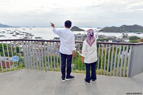 Saat Jokowi dan Iriana Nikmati Senja di Labuan Bajo...