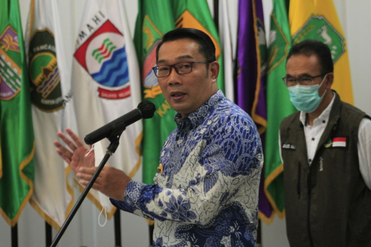 Gubernur Jawa Barat Ridwan Kamil saat memberikan keterangan kepada media dalam konferensi pers di Gedung Sate, Jalan Diponegoro, Kota Bandung, Kamis (19/11/2020).