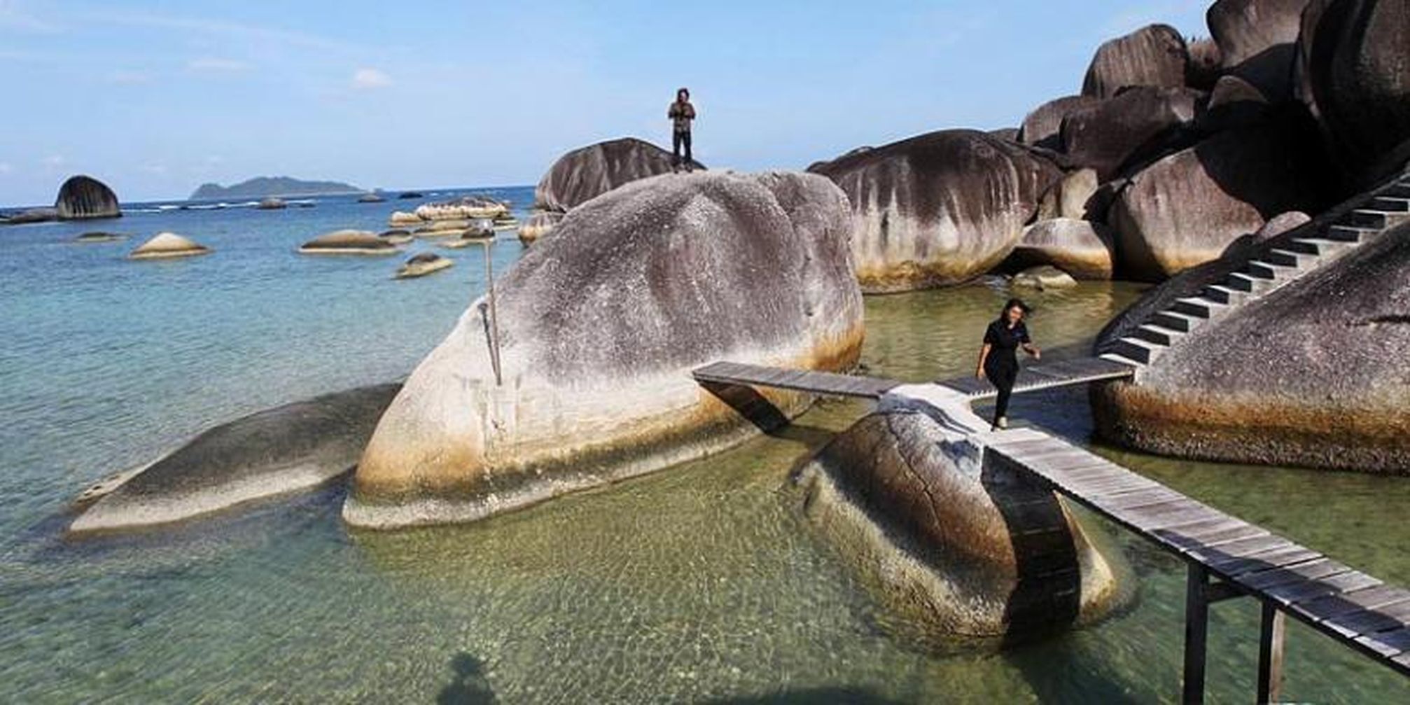 Jingga Bertemu Biru Di Natuna