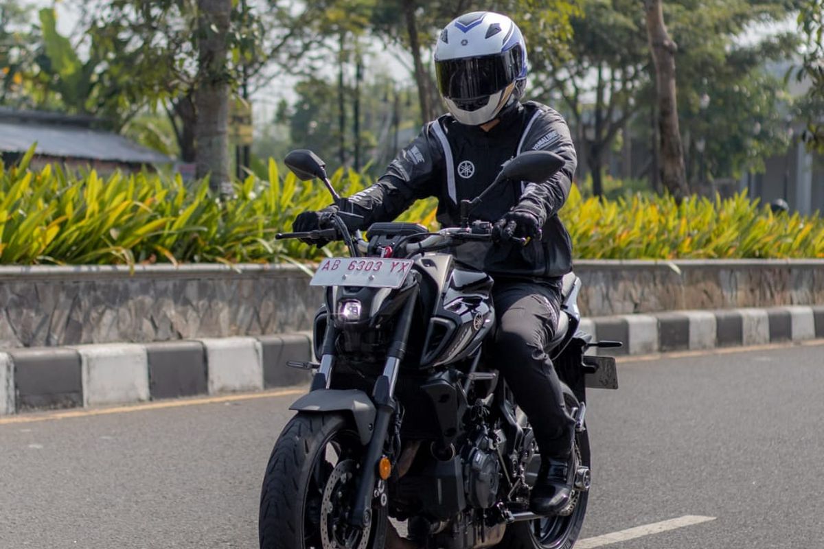 Yamaha MT-07 dalam acara pelepasan solo riding Borobudur ke Berlin 