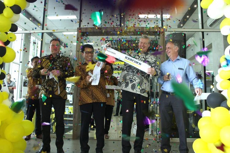 CEO Kaercher Hartmut Jenner membuka Kaercher Center di Indonesia, Rabu (5/12/2018).