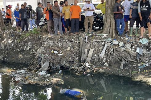 Jenazah Pria Berkebutuhan Khusus Ditemukan Mengambang di Sungai Surabaya