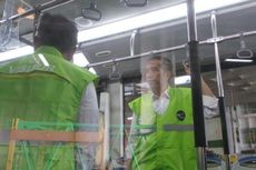 Tinjau Bus Baru, Jokowi dan Hatta Naik Bus Transjakarta Bareng