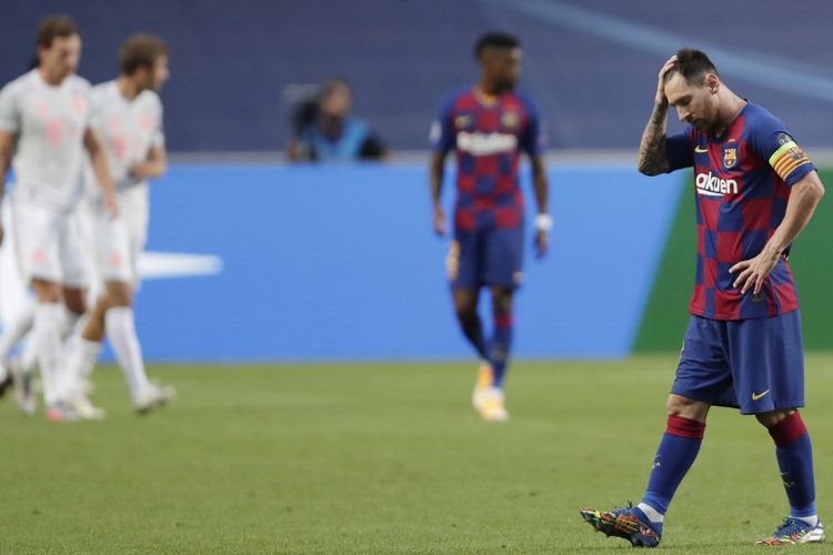 Reaksi kapten Barcelona, Lionel Messi, setelah Bayern Muenchen mencetak gol kedua laga perempat final Liga Champions kontra Bayern Muenchen di Estadio Da Luz, Lisbon, pada Sabtu (15/8/2020) dini hari WIB.