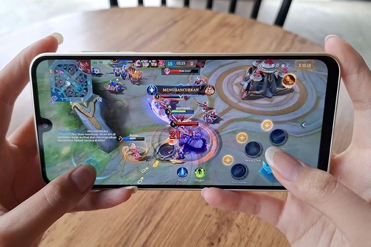 Menurut Samsung, chipset Dimensity 6300 dapat mendukung performa yang mulus saat ponsel digunakan untuk bermain game, menonton video berkualitas tinggi, dan multitasking.