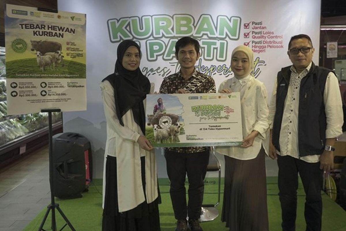 Sambut Idul Adha 1445 Hijriah, Kurbanaval Dompet Dhuafa hadir di Primo Hypermart Cilandak, Sabtu (18/5/2025) lalu. Kurbanaval tersebut mengusung tema Kurban 3 Pasti yang menyatakan tiga jaminan berkurban melalui Dompet Dhuafa.