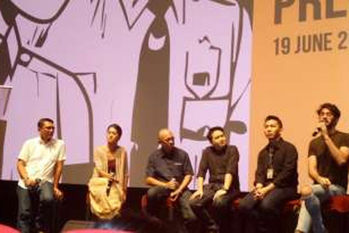 Jumpa pers Police Movie Festival 2016 di Studio 1 Epicentrum XXI, Kuningan, Jakarta Selatan, Minggu (19/6/2016). Artis peran Reza Rahadian (paling kanan) dan Prisia Nasution (kedua dari kiri) menjadi juri kompetisi film pendek dan animasi itu