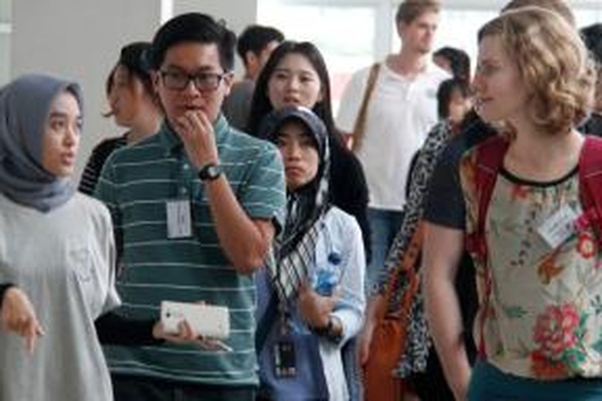 Orientasi student exchange Bina Nusantara (Binus) University International di Jakarta, Rabu (18/2/2015). Networking atau jejaring yang didapatkan mahasiswa saat student exchange mungkin tak hanya penting bagi si mahasiswa dalam waktu dekat, tapi bermanfaat di masa depan.