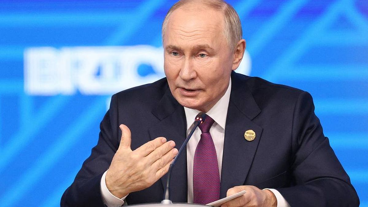 [KLARIFIKASI] Tidak Benar Presiden Putin Telah Memeluk Agama Islam