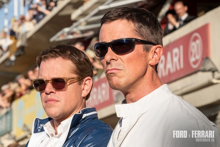 Matt Damon dan Christian Bale dalam film Ford v Ferrari.