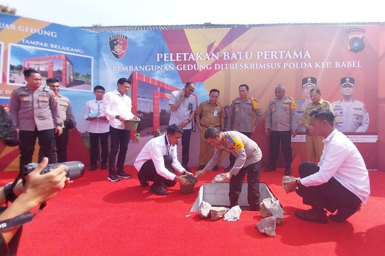Peletakan batu pertama untuk pembangunan sejumlah gedung baru di lingkungan Polda Bangka Belitung, Selasa (14/2/2023).