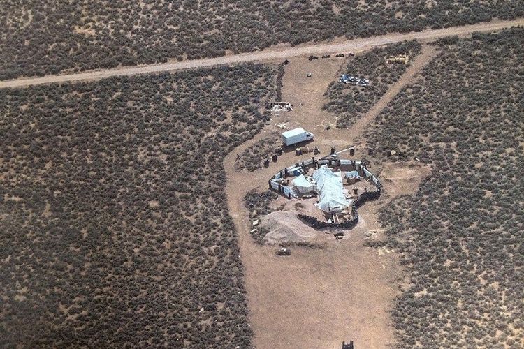 Inilah lokasi properti kumuh tempat 11 orang anak disekap di tengah gurun New Mexico, AS.