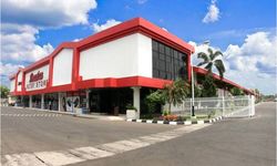 Tutupnya Pabrik-pabrik hingga Fenomena PHK Saat Pemerintah Pasang Target Pertumbuhan Ekonomi 8 Persen