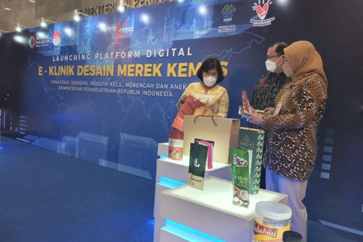 Plt. Direktur Jenderal Industri Kecil, Menengah dan Aneka Kemenperin Reni Yanita saat peluncuran platform digital e-Kemasan IKM di Jakarta (14/12/2021).